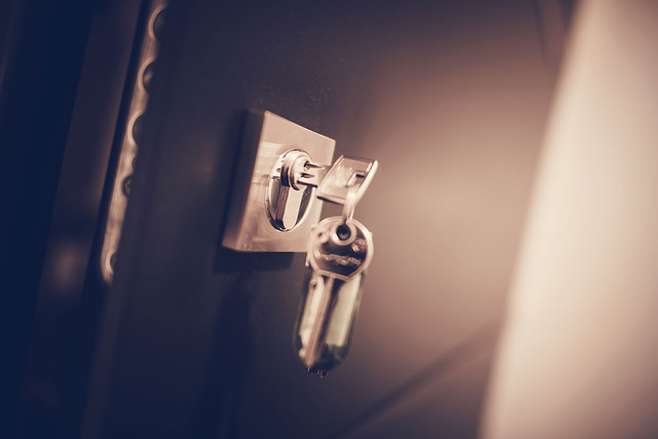 llaves en una cerradura