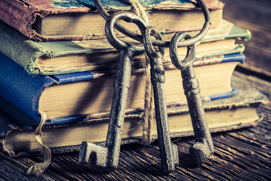llaves viejas y libros